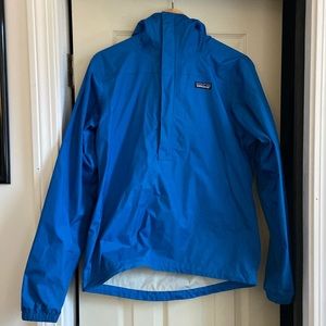Patagonia men’s size medium hooded rain jacket